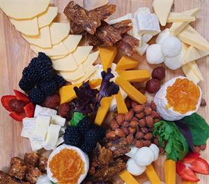 סל  פסח ירקות, פירות, גבינות ומאפים  הכי טוב בארץ- המארז כשר לפסח